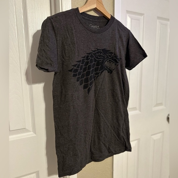 Tops - Isaac Morris Game of Thrones Grey T-Shirt - Simple Black Stark Crest (X-Small)
